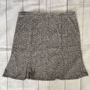 Express women M pull on flare print skirt w/elastic waist tan black white